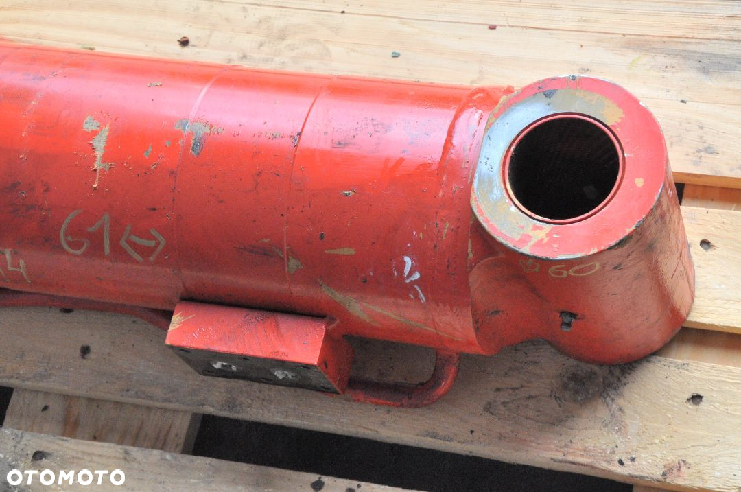 SIŁOWNIK HYDRAULICZNY MANITOU DŁ. 61 CM - 4