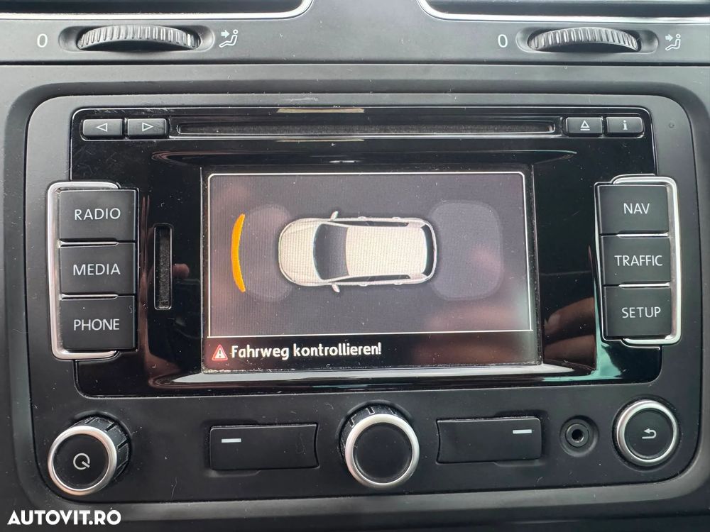 Volkswagen Golf 1.6 TDI DPF move - 8