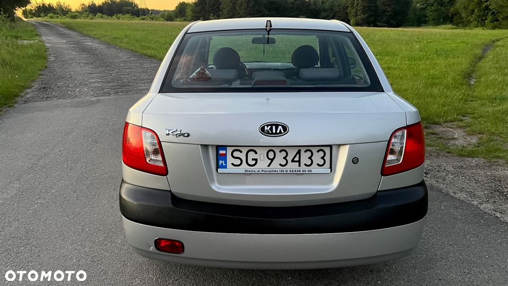 Kia Rio 1.4 Family + - 8
