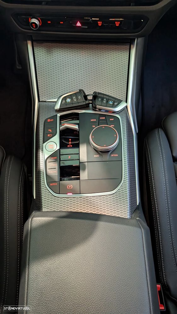 BMW 330 e Pack Desportivo M Auto - 19