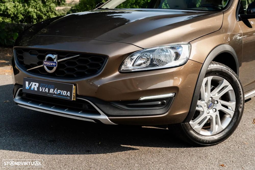Volvo V60 Cross Country 2.0 D3 Momentum - 24
