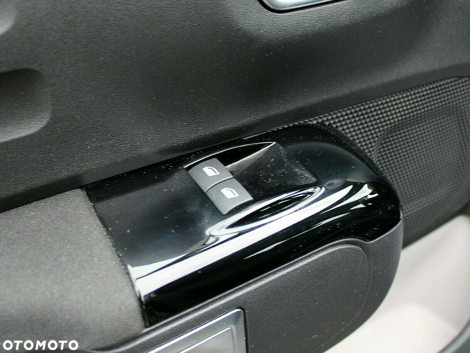 Citroën C3 1.2 PureTech Shine - 26
