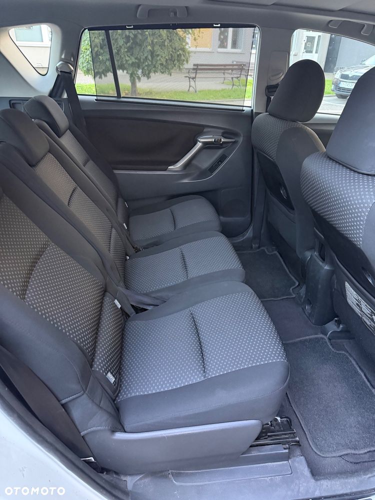 Toyota Verso 2.0 D-4D Premium 7os - 17