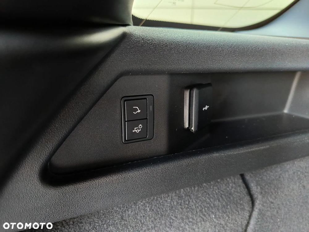 Land Rover Discovery Sport 2.0 D240 R-Dynamic SE - 39