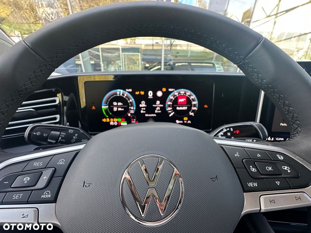 Volkswagen Tiguan - 18