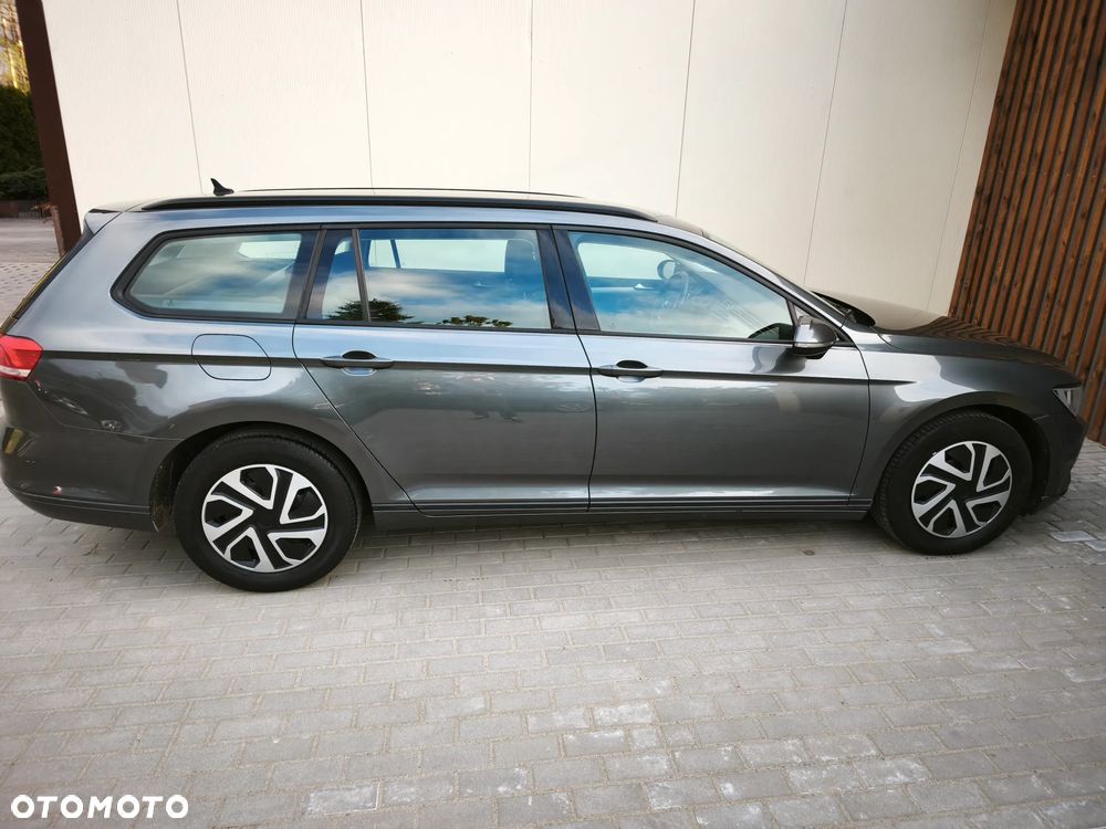 Volkswagen Passat - 11
