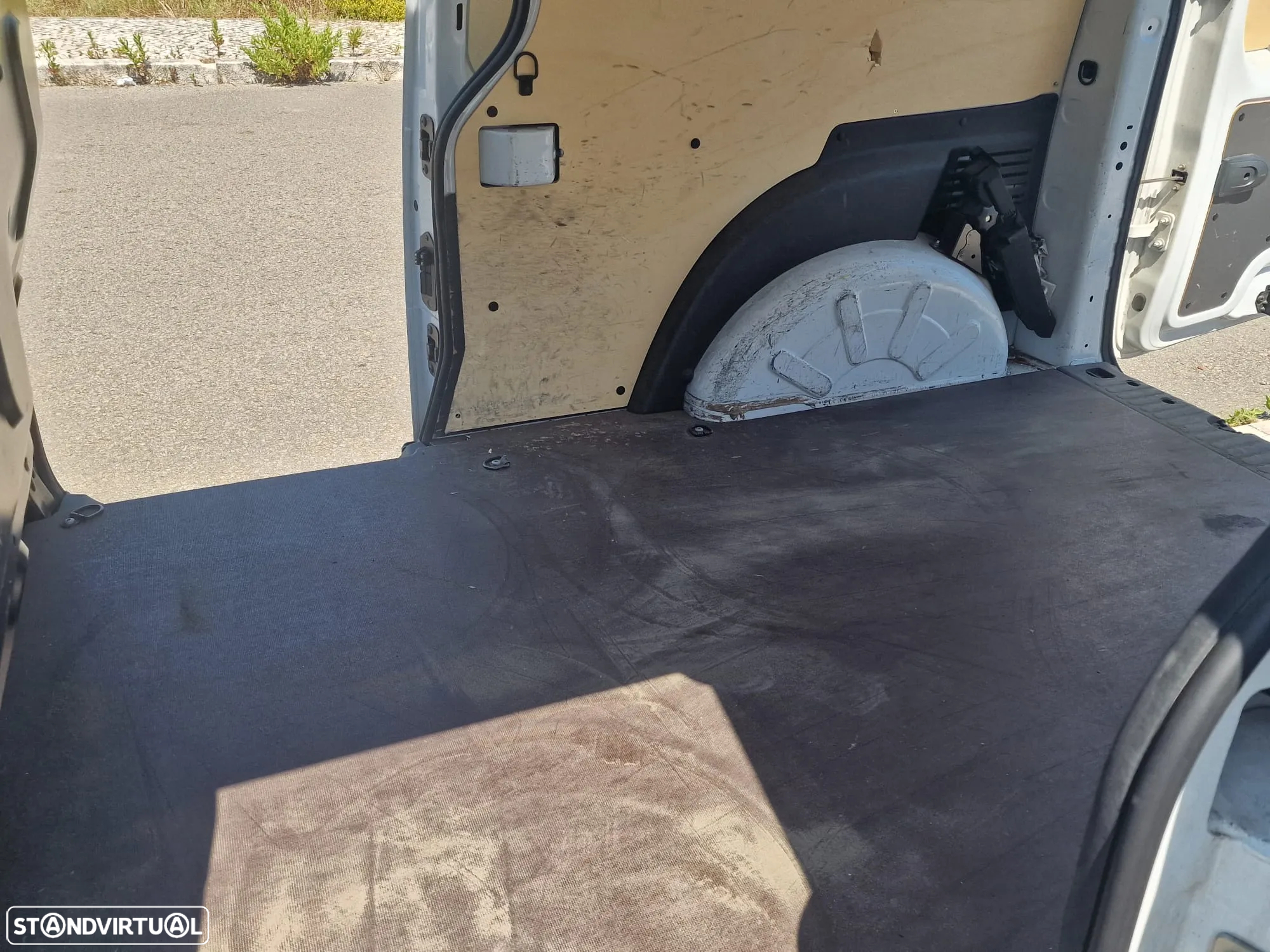Renault kangoo ZE 33 - 23