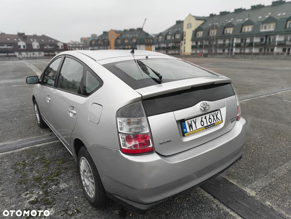 Toyota Prius - 5