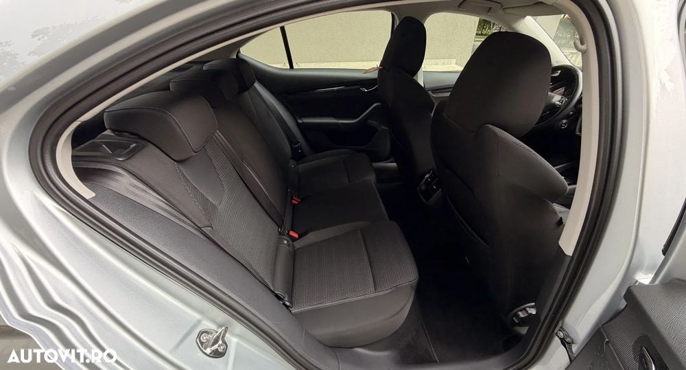 Skoda Octavia 2.0 TDI DSG Ambition - 35