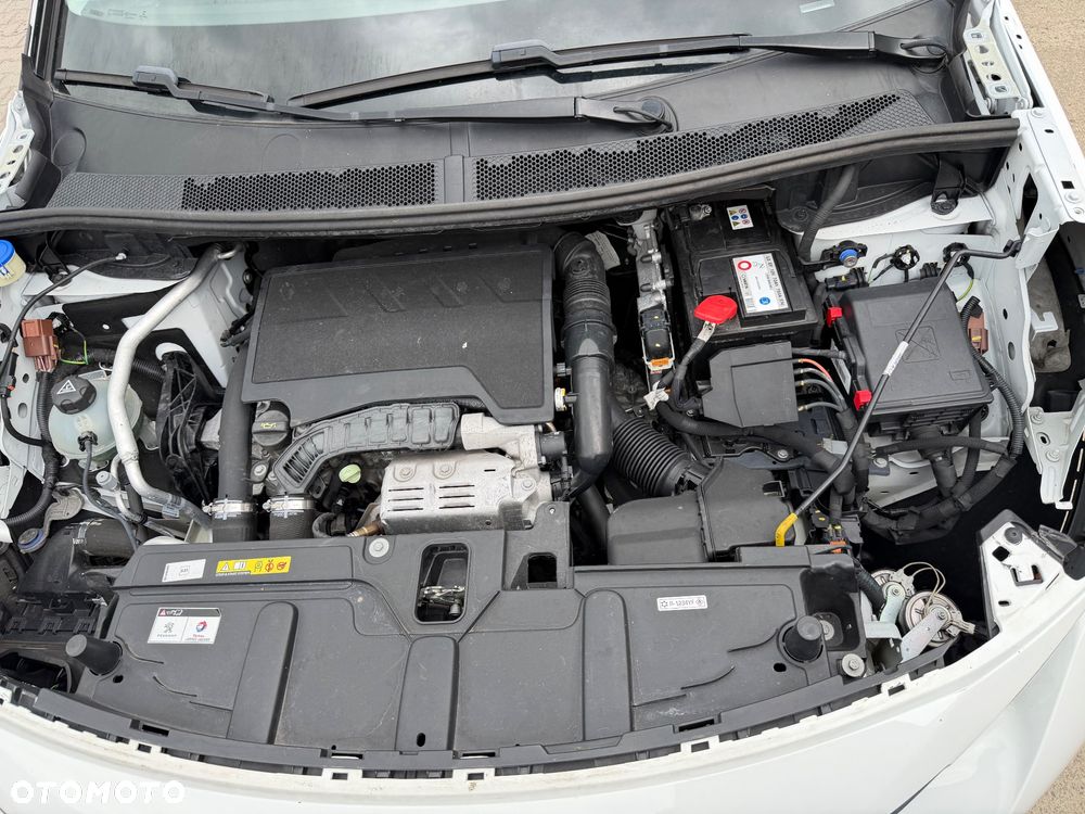 Peugeot 3008 PureTech 130 Stop & Start GPF EAT8 Allure - 28