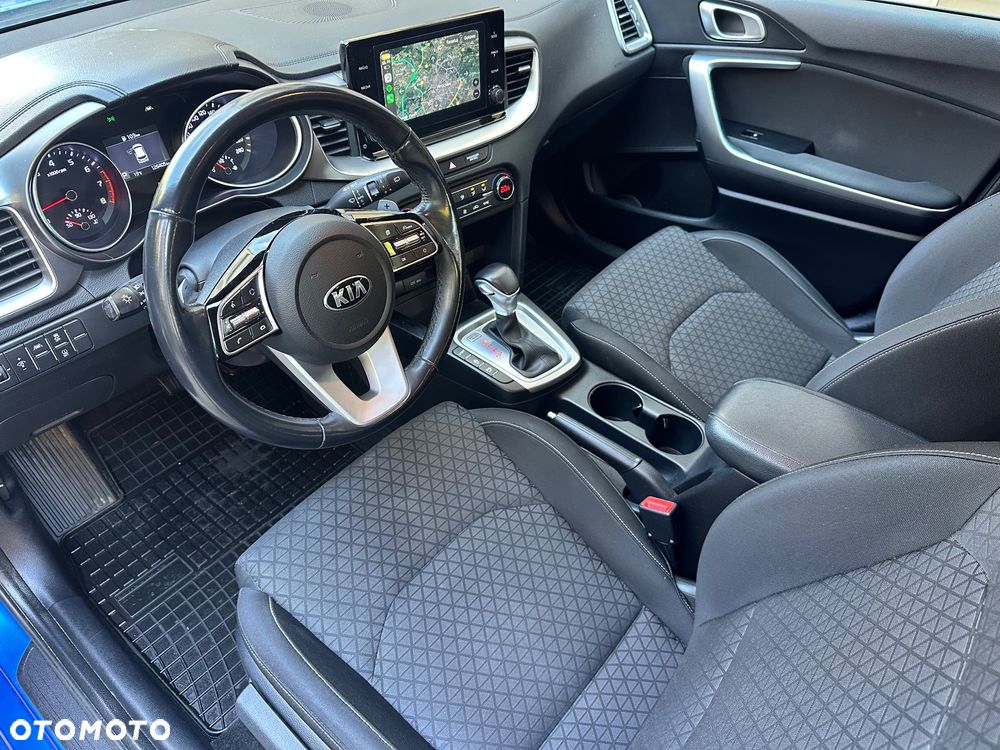 Kia Ceed - 11