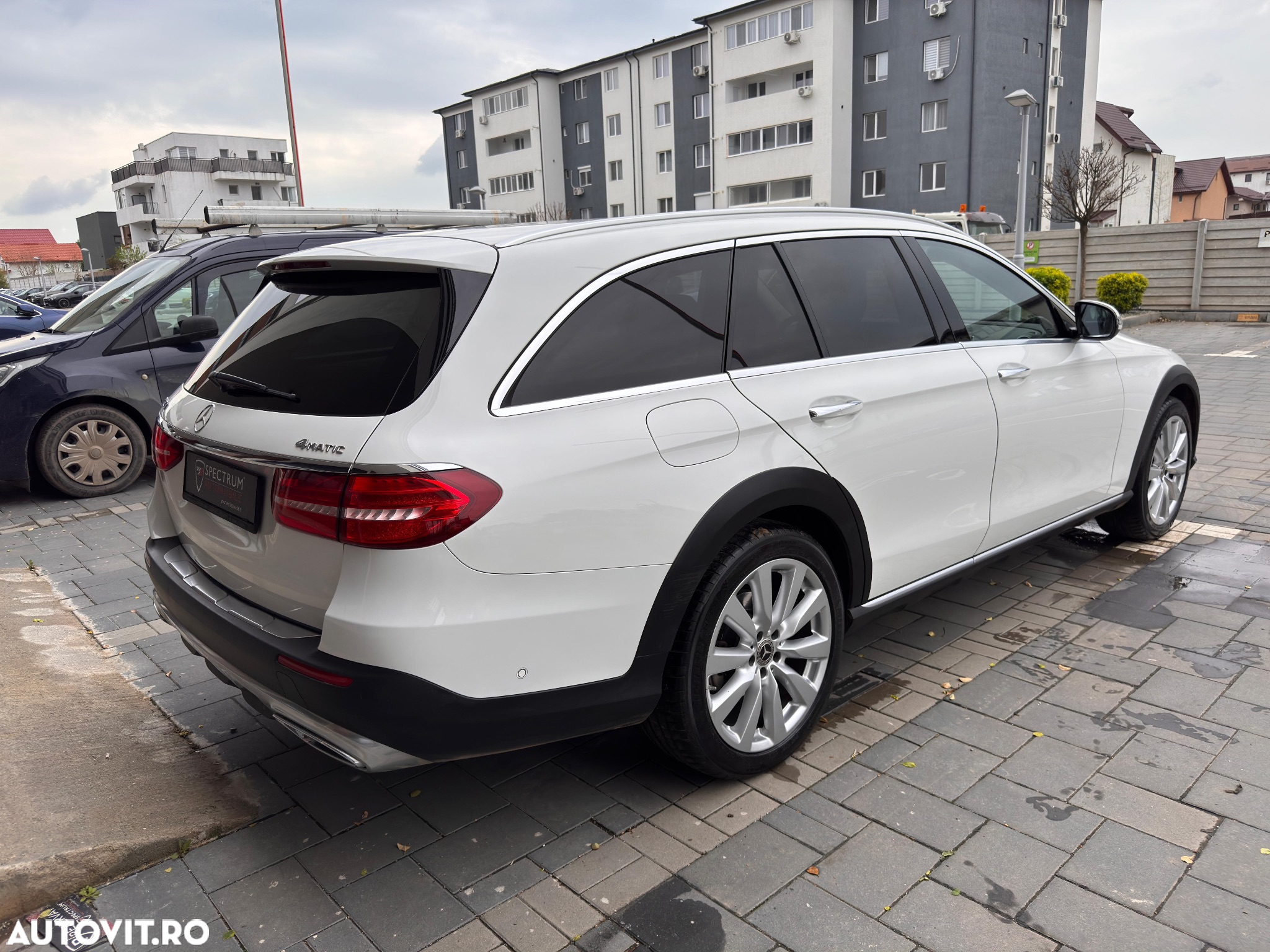 Mercedes-Benz E 220 d All-Terrain 4MATIC Aut. - 18