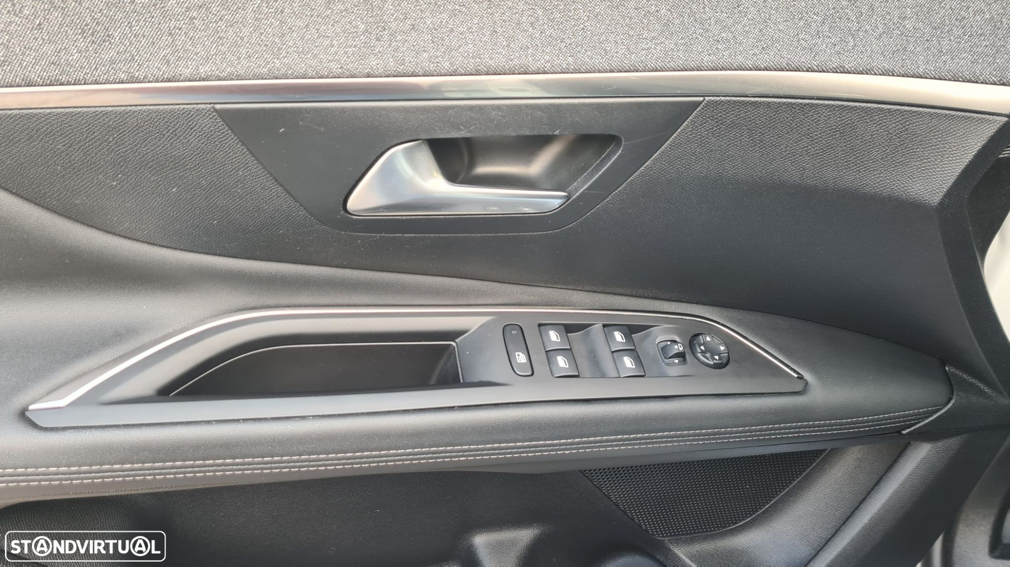 Peugeot 3008 1.5 BlueHDi Allure EAT8 - 8