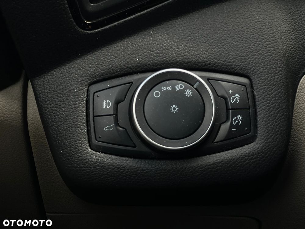 Ford Kuga - 16