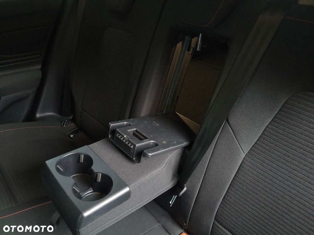 Ford Focus 1.0 EcoBoost mHEV ST-Line X - 28