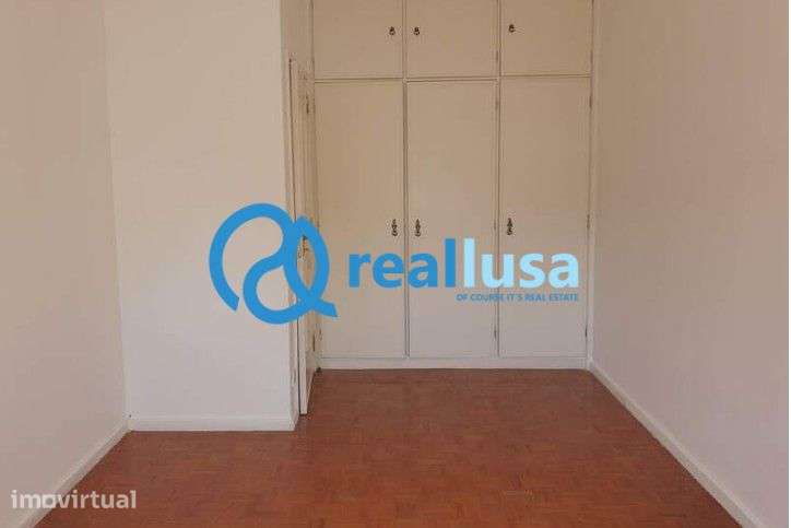 Apartamento T2 na imediação do Bombeiros (Constituição) - Grande imagem: 5/13