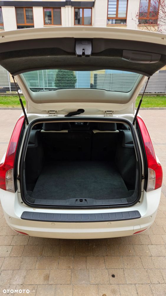 Volvo V50 D2 Kinetic - 11