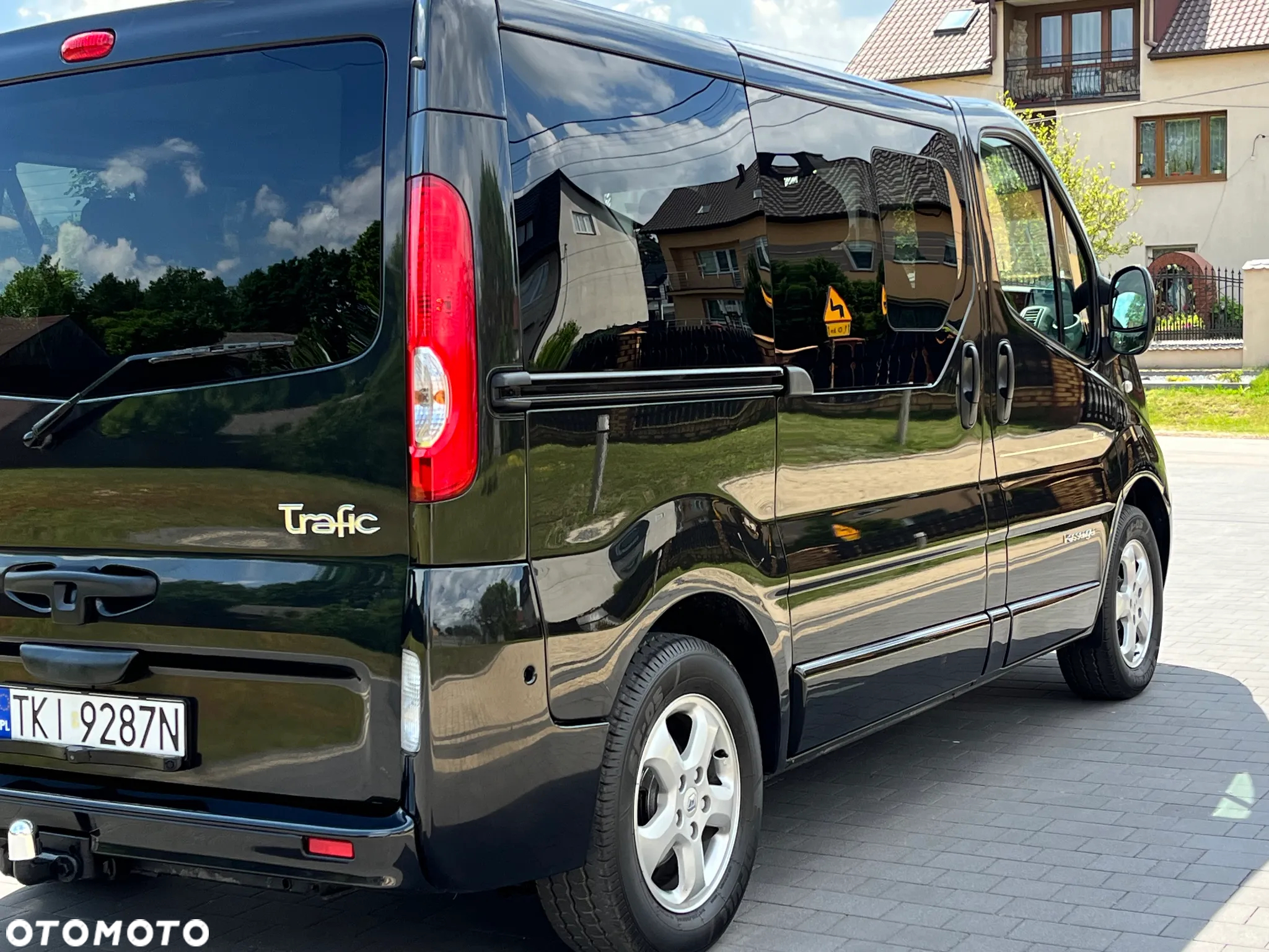 Renault Trafic Grand Passenger Black Edition - 13