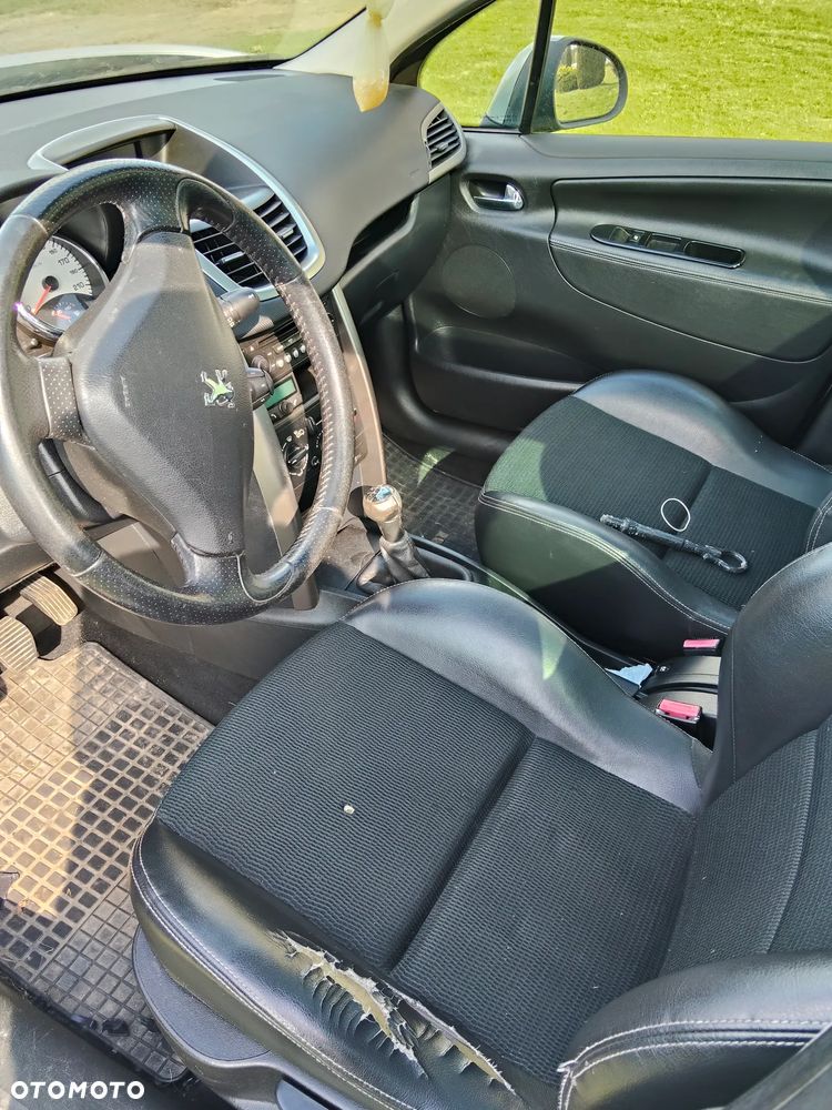 Peugeot 207 1.6 - 7