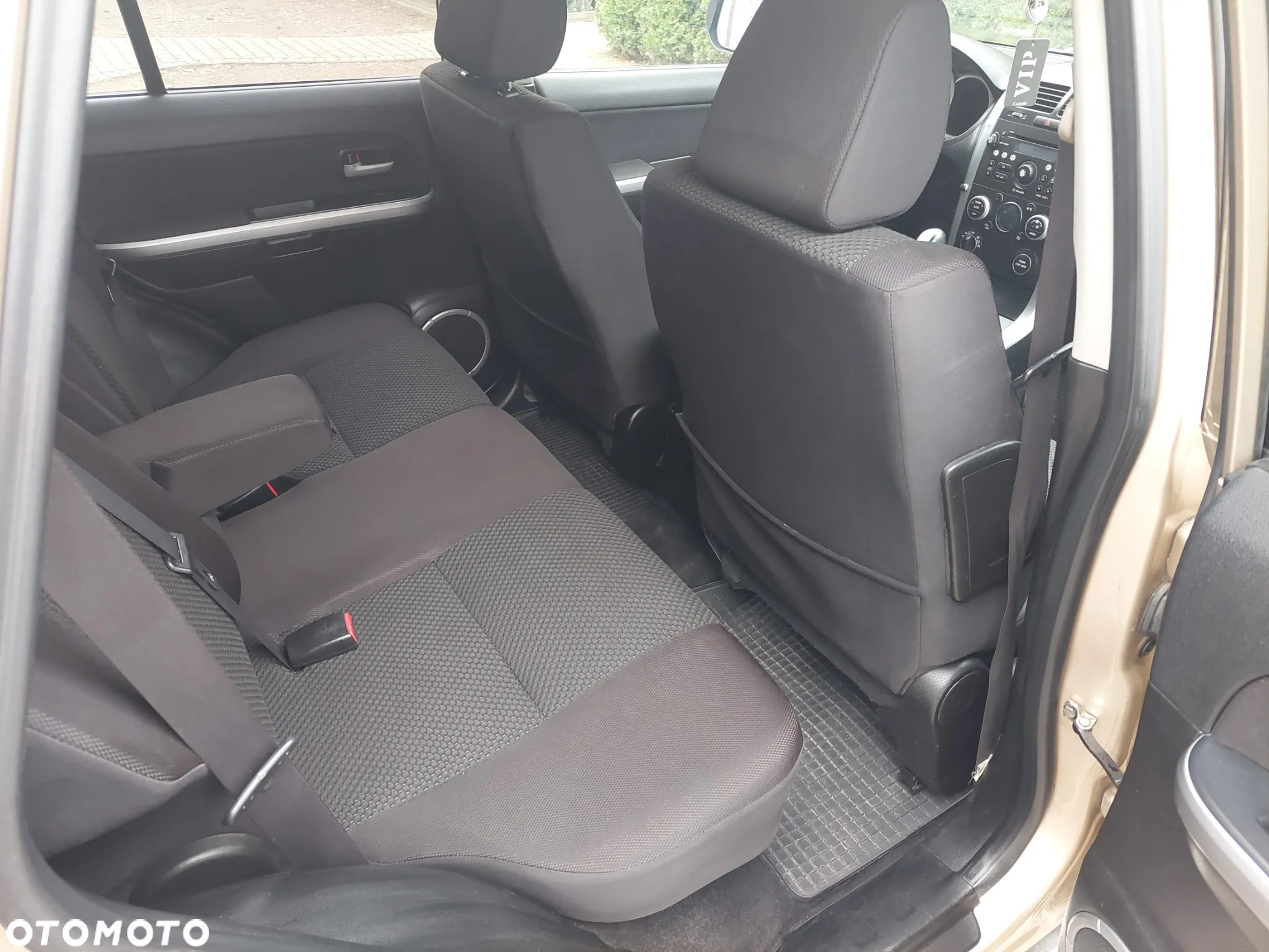 Suzuki Grand Vitara 2.4 Premium - 11