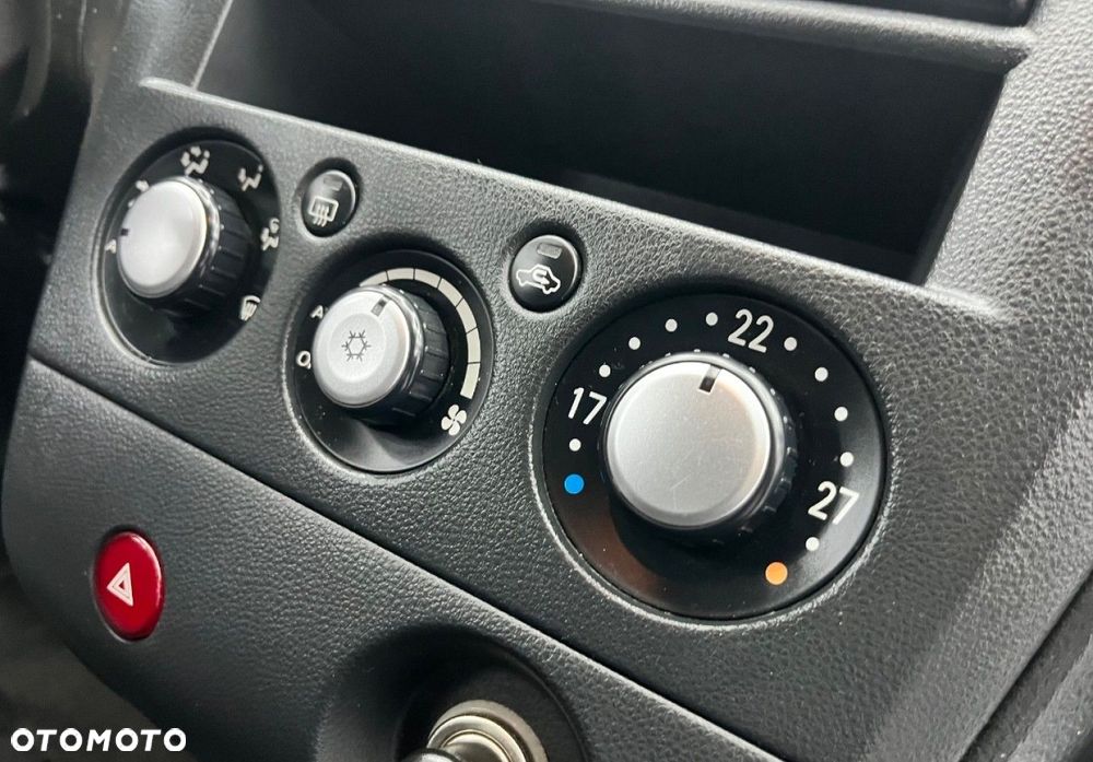 Mitsubishi Outlander - 28