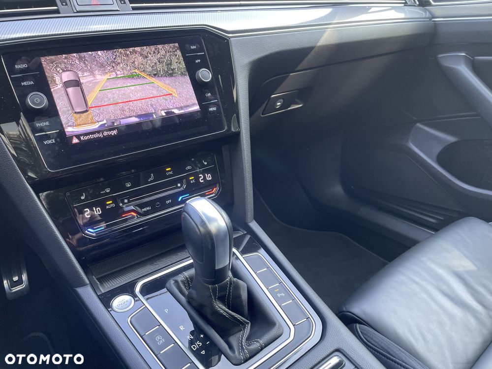 Volkswagen Passat - 13
