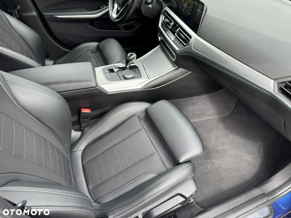 BMW Seria 3 320d Sport Line Shadow sport - 36