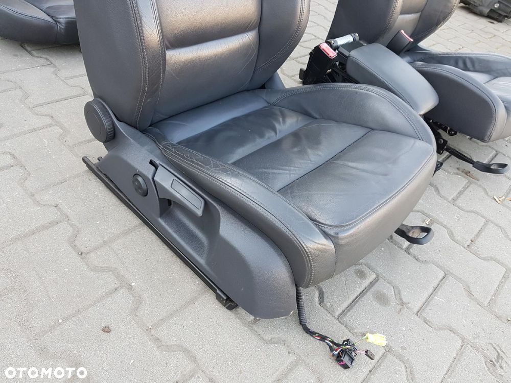 VW GOLF 6 VI 5K 08-13r HB FOTELE SKÓRZANE KANAPA 5D - 6