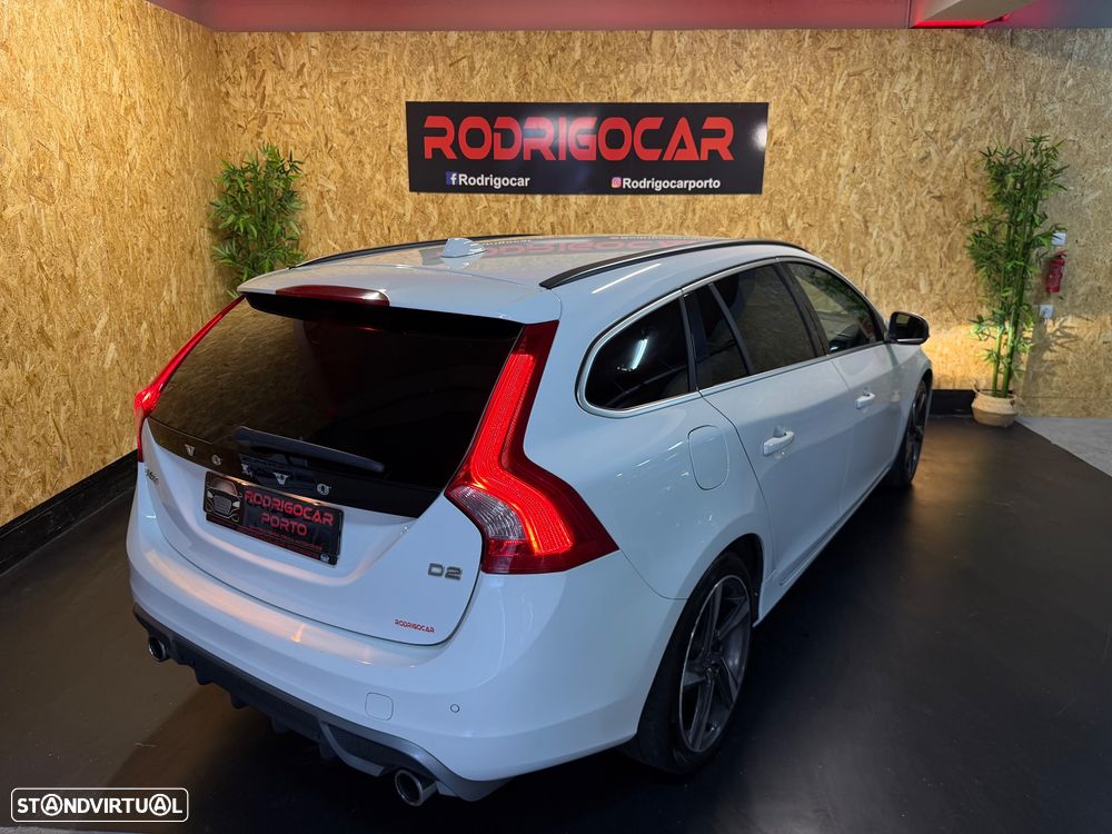 Volvo V60 1.6 D2 Drive R-Design Powershift Start/Stop - 3