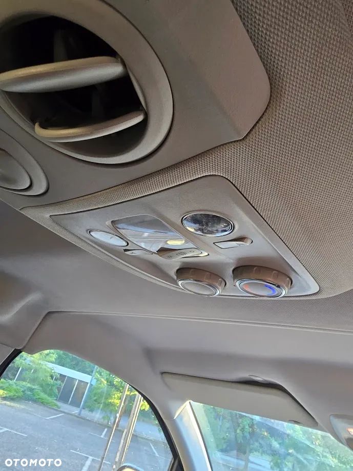 Peugeot Traveller - 18