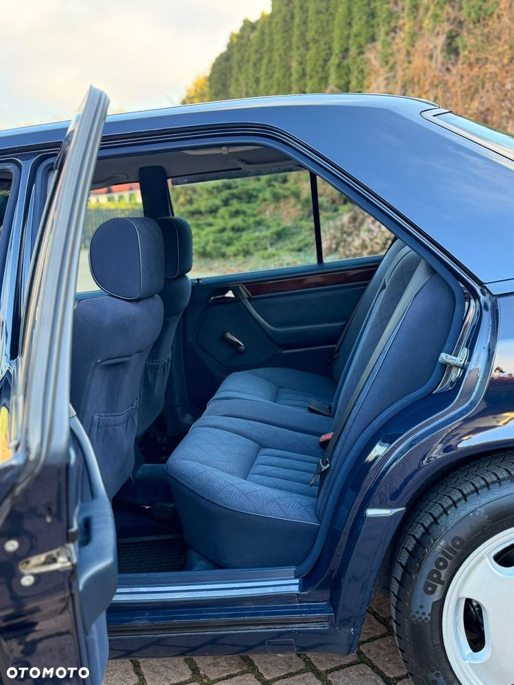 Mercedes-Benz W124 (1984-1993) - 11