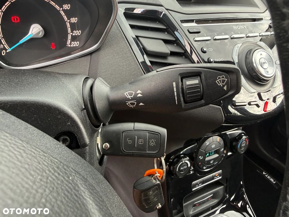 Ford Fiesta 1.0 EcoBoost STart-Stop Titanium - 37
