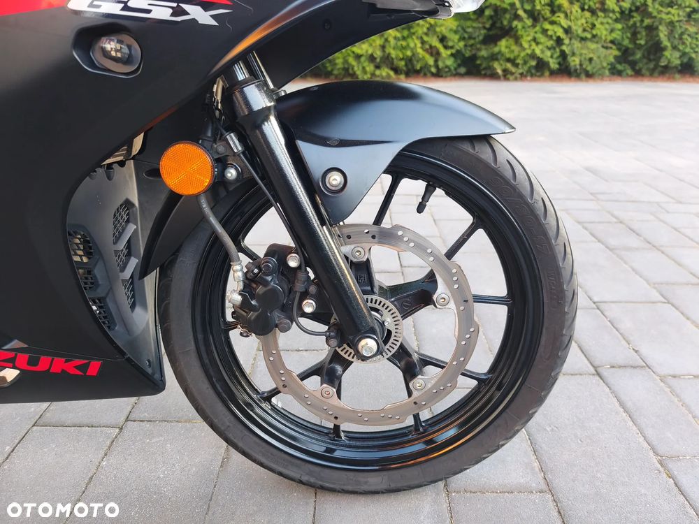 Suzuki GSX-R - 10