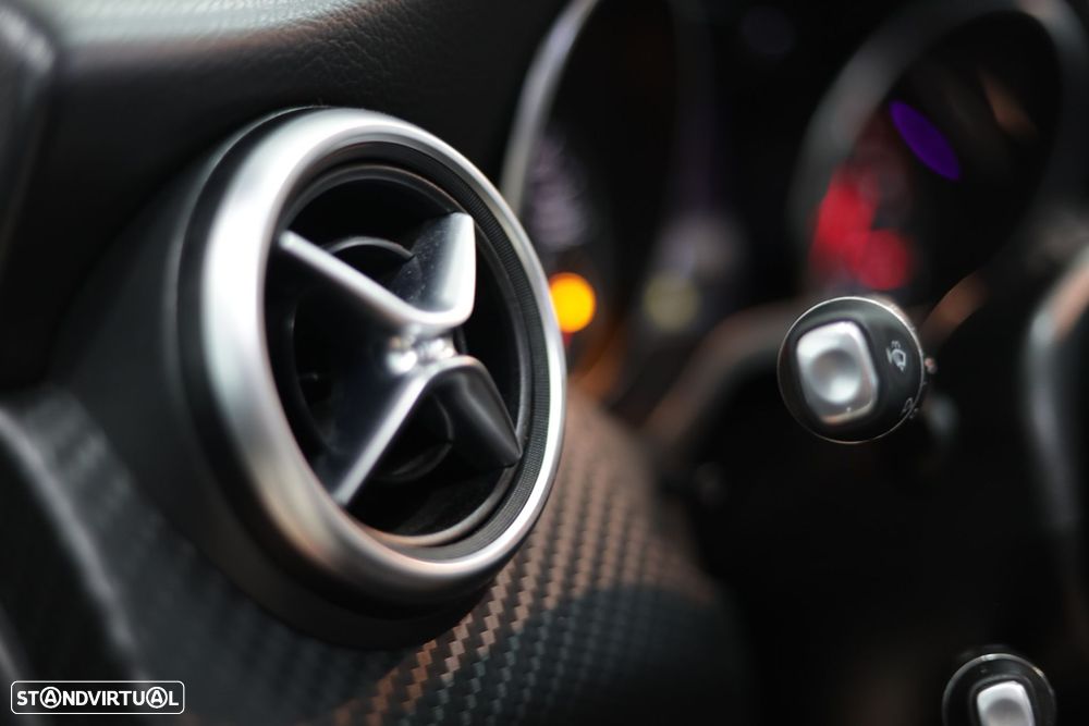 Mercedes-Benz A 180 d AMG Line - 27