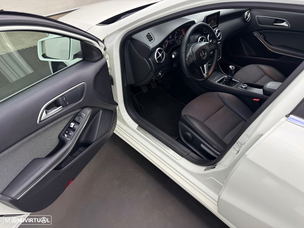Mercedes-Benz A 180 d BlueEFFICIENCY Edition - 14