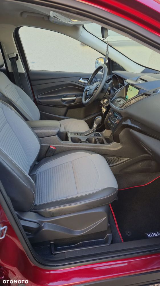 Ford Escape 2.0 EcoBoost AWD Titanium - 17