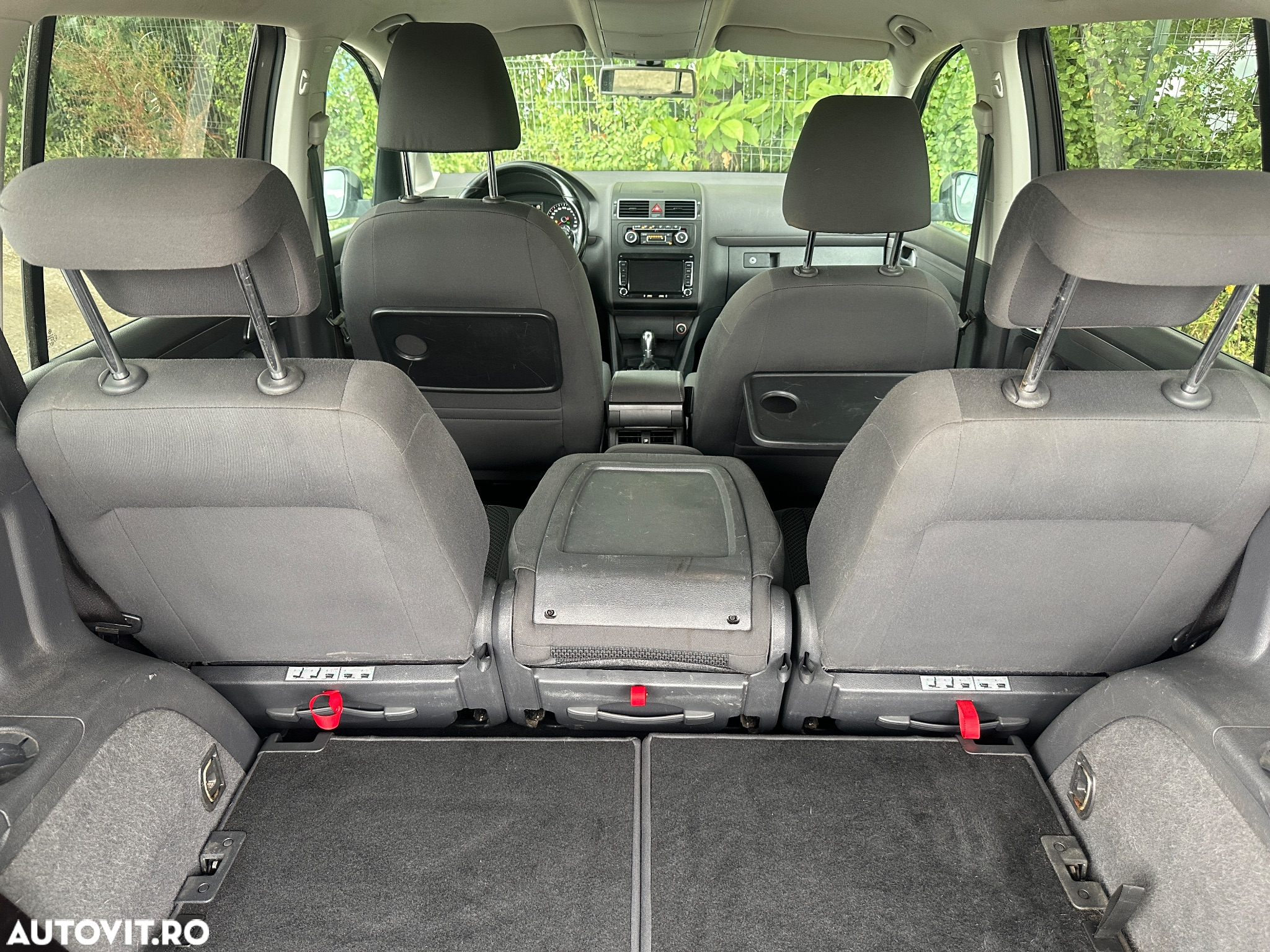 Volkswagen Touran 2.0 TDI DPF BlueMotion Technology DSG Comfortline - 13