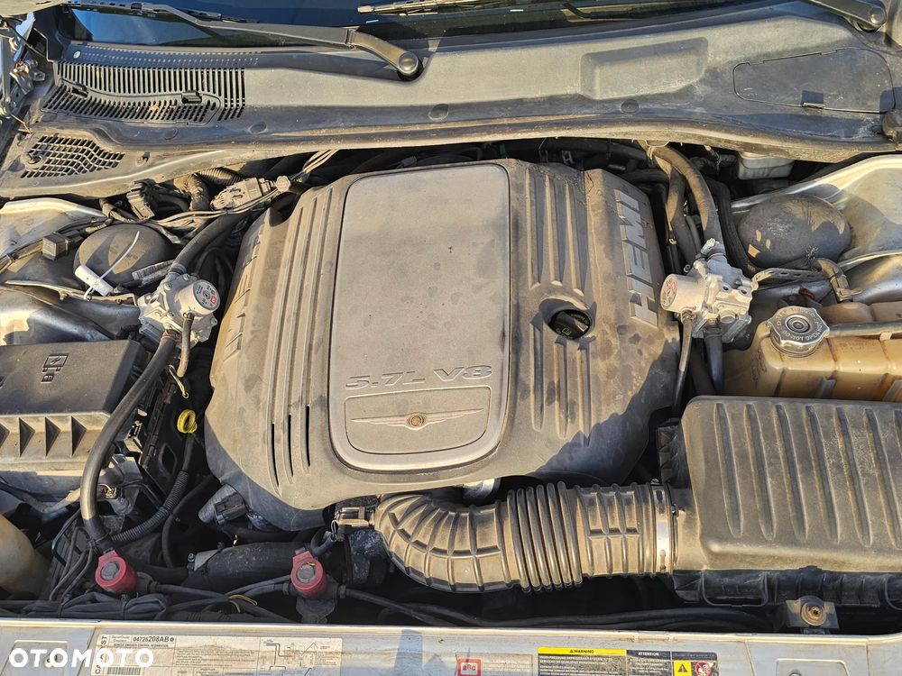 Chrysler 300C 5.7 V8 Hemi - 8