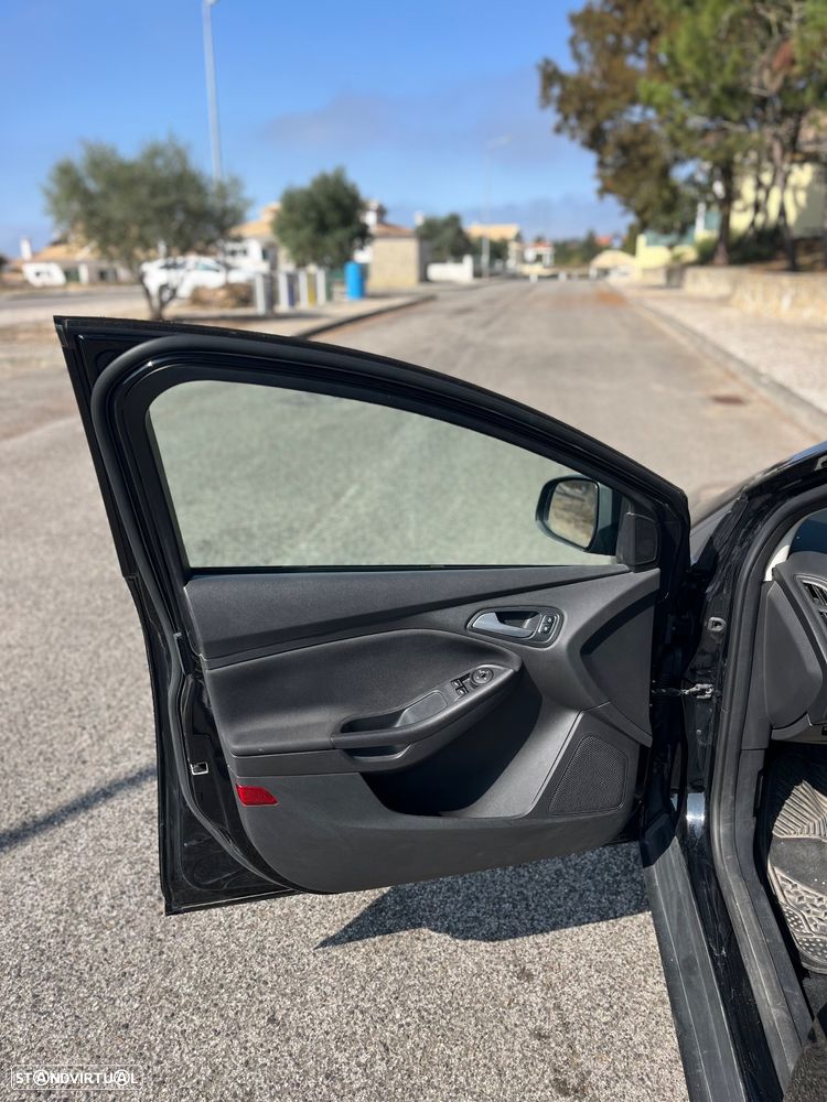 Ford Focus SW 1.0 EcoBoost ST-Line - 20