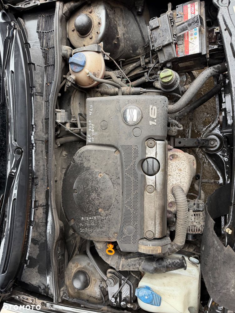 Seat Cordoba II 1.6 benzyna 2002 na rozbiórkę – silnik i skrzynia w dobrym stanie części - 4