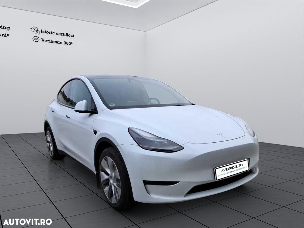 Tesla Model Y - 3