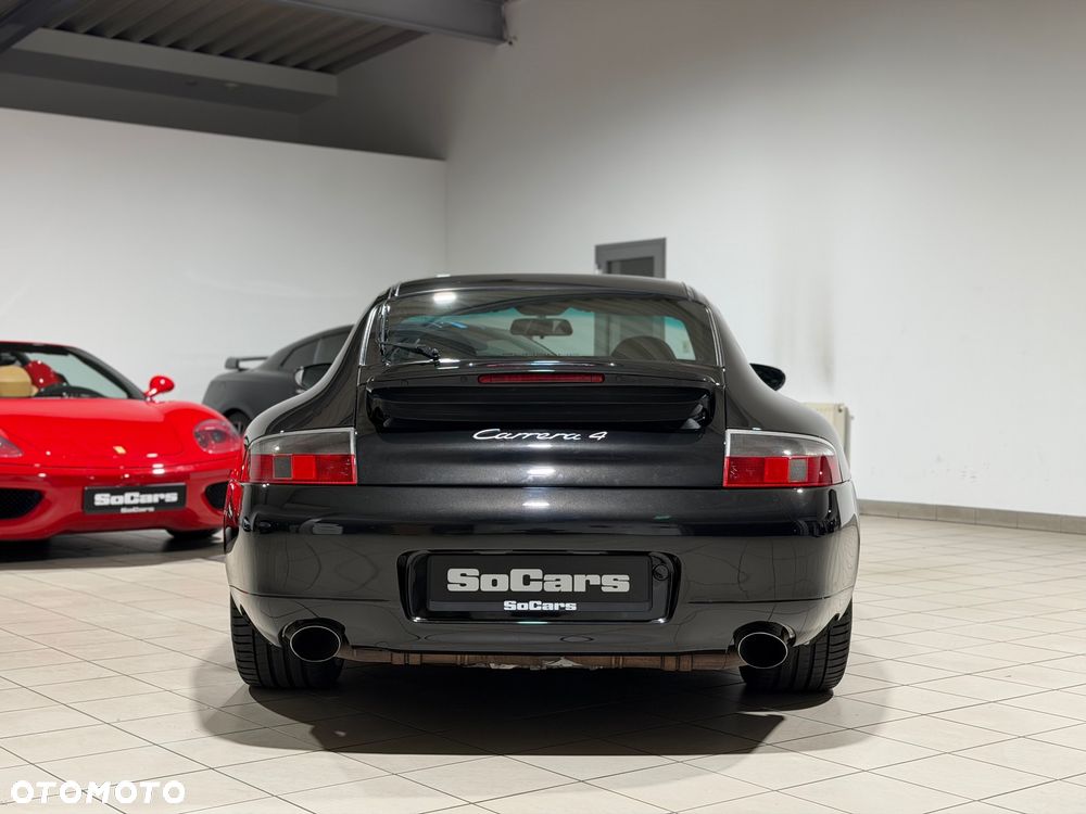 Porsche 911 Carrera - 13