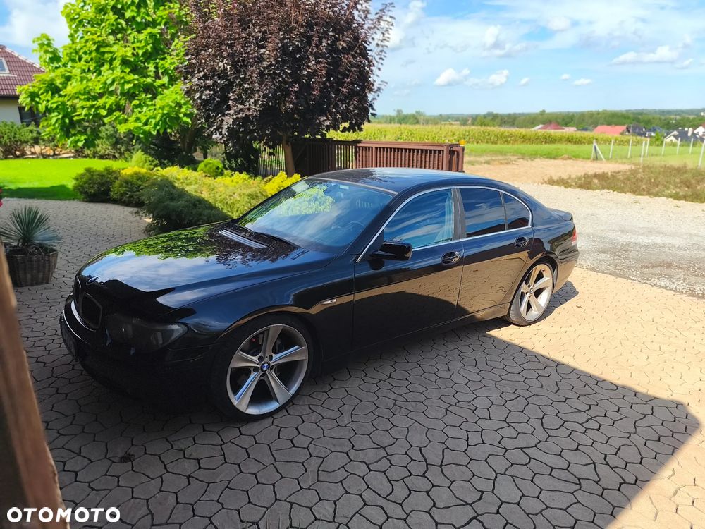 BMW Seria 7 745i - 9