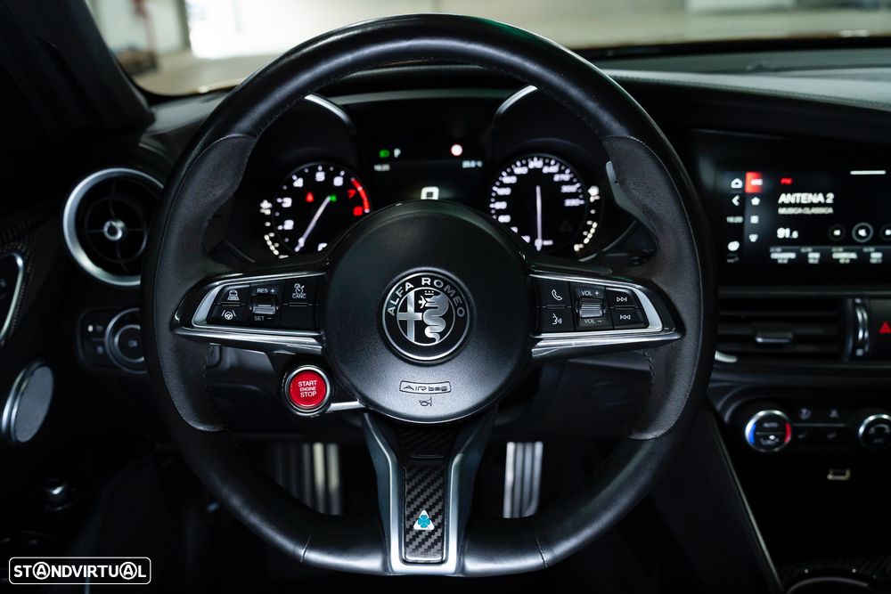 Alfa Romeo Giulia 2.9 V6 Bi-Turbo AT8 Quadrifoglio - 29