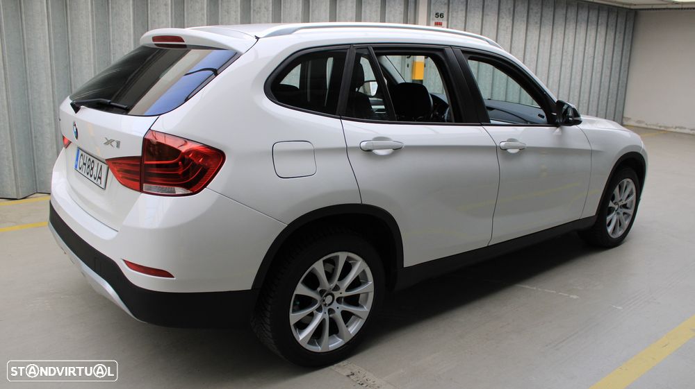 BMW X1 sDrive18d Sport Line - 35