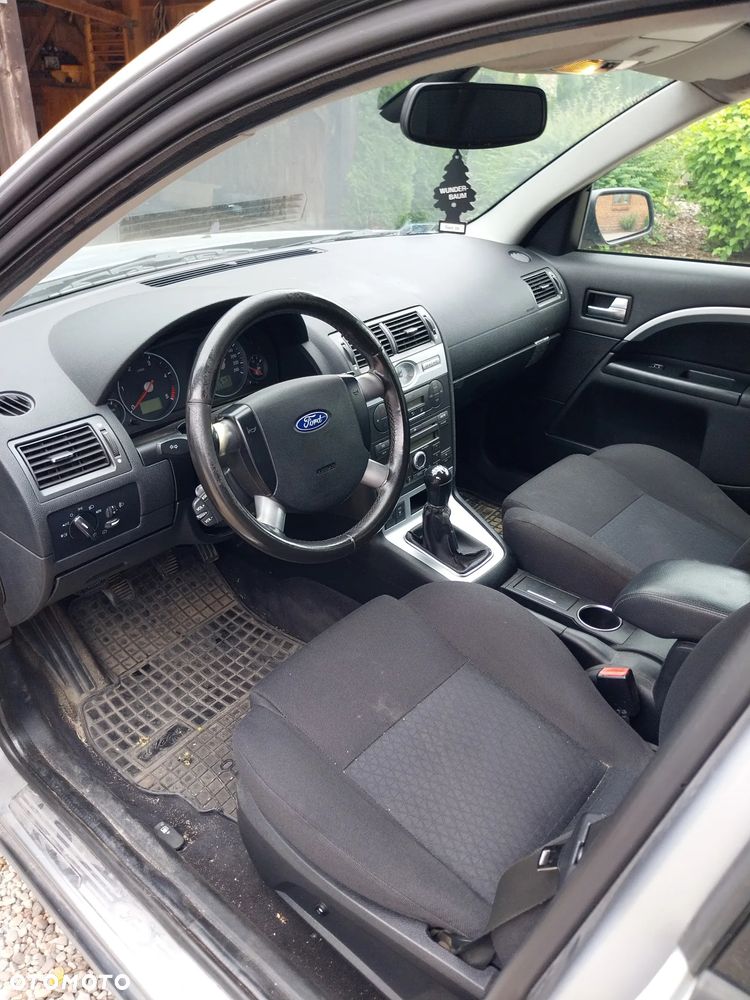 Ford Mondeo 2004 photo 2