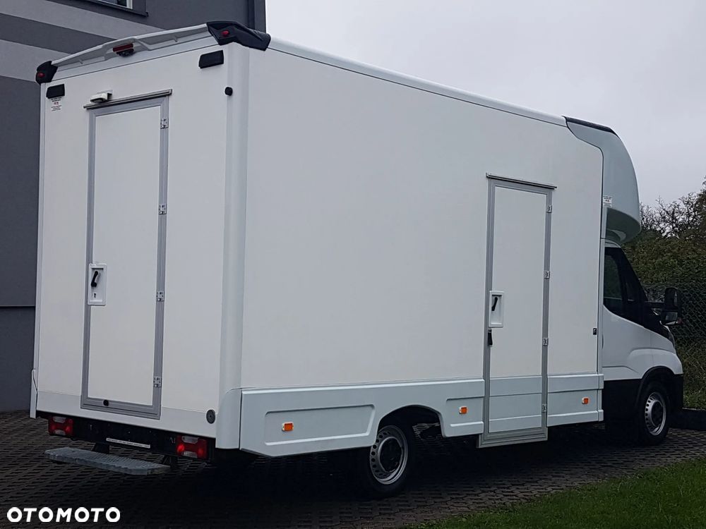 Iveco DAILY KONTENER NISKOPODŁOGOWY 4,43x2,23x2,42 SKLEP FOODTRUCK BAR KLIMA KONIOWÓZ KAMPER - 4