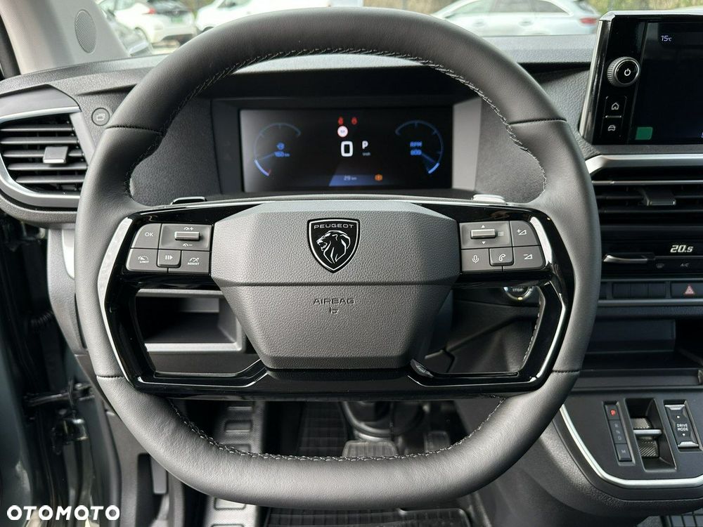 Peugeot Traveller - 28