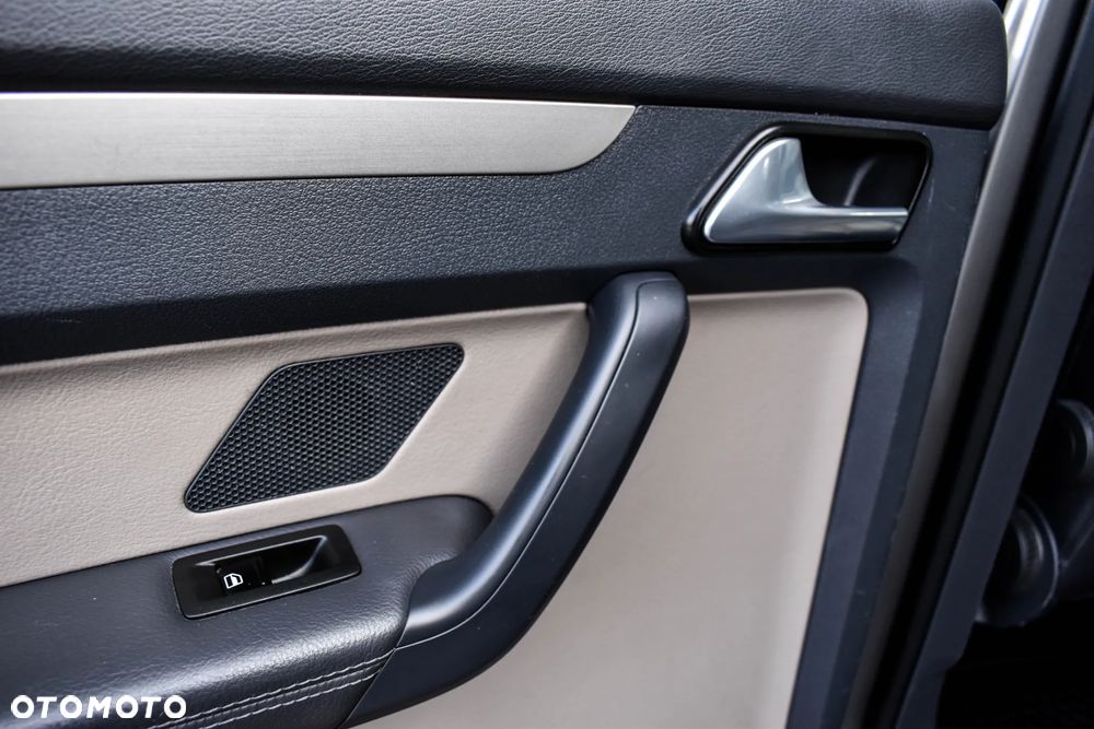 Volkswagen Touran 2.0 TDI DPF Cross - 19