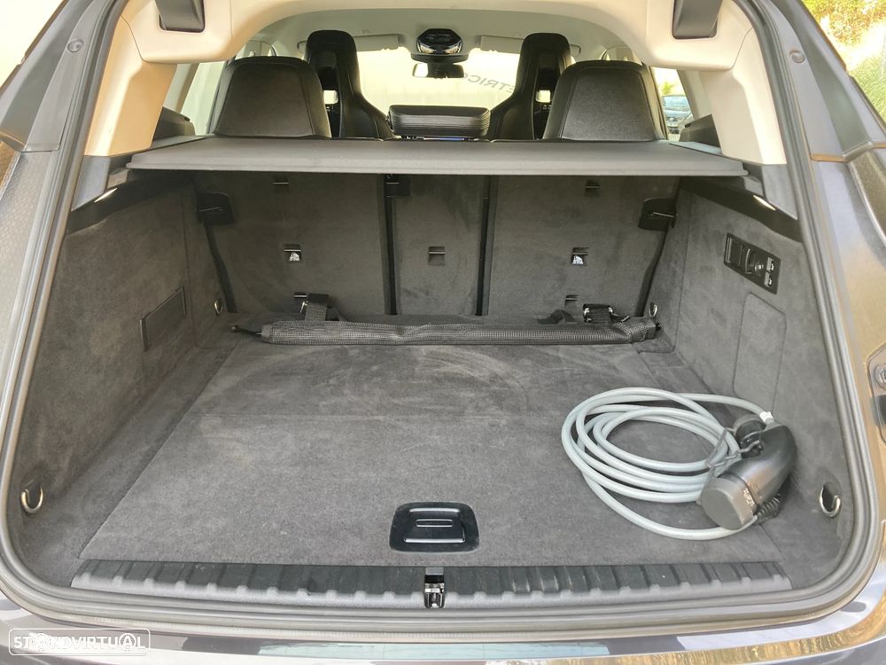 BMW iX xDrive40 - 41